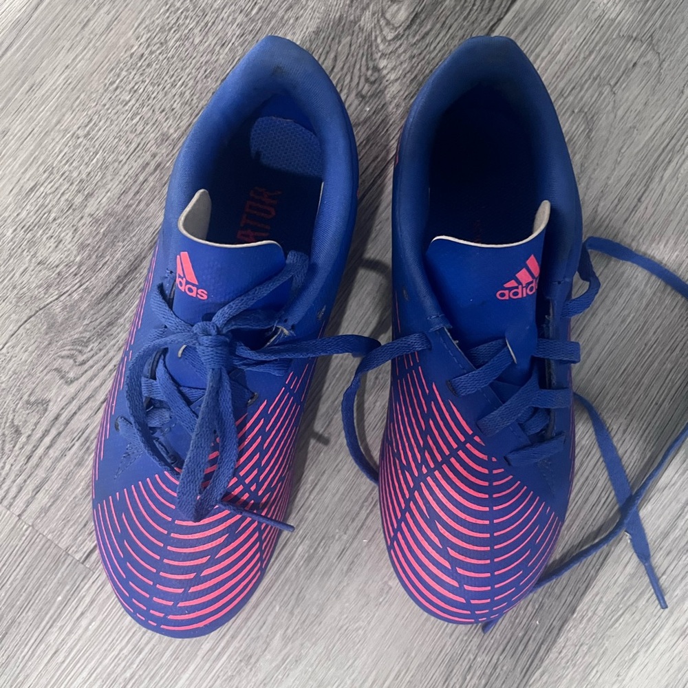 Adidas Blue and Pink Sneakers Vibrant Wave Design